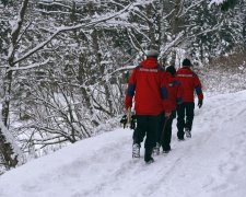 Карпаты засыпало снегом в разгар весны: спасатели предупредили об опасности