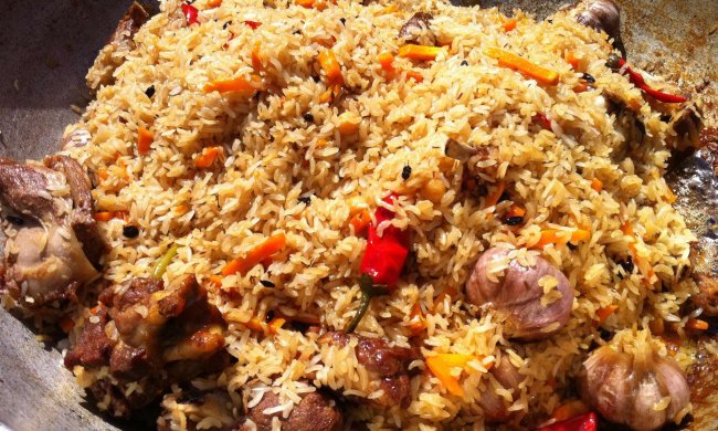 Цікавий рецепт плову з м'ясом на сковороді