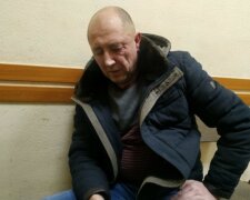 Нелюд побив двох янголят, мати знімала на відео: кидав головою об підлогу і штовхав ногами