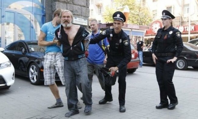 Деканоїдзе зробить з поліцейських "священних корів"