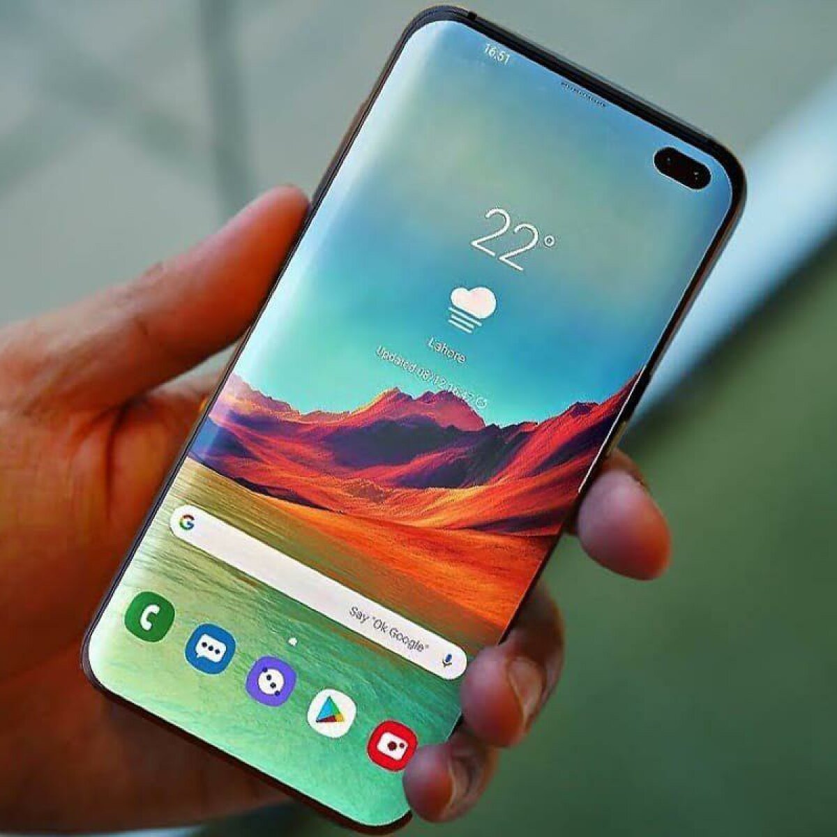 Samsung Galaxy S10 научили делиться зарядом с другими смартфонами - ЗНАЙ ЮА