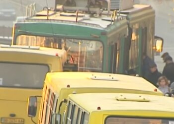 Маршрутки. Фото: скриншот видео