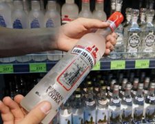 Ріжуть по живому: росіянам заборонять пити якісний алкоголь
