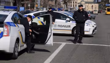 У Львові серед білого дня зі стріляниною викрали людину, - кадри НП в стилі 90-х