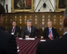 Порошенко розповів, чому в Україні досі немає миру