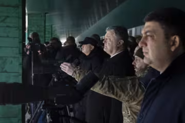 Е-декларації 2018: субсидія для Порошенка та Луценко без штанів
