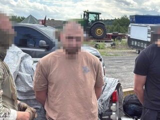 Затримання торговця трофейною зброєю у Києві