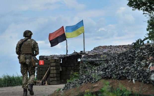 Ціну війни на Донбасі показали одним фото