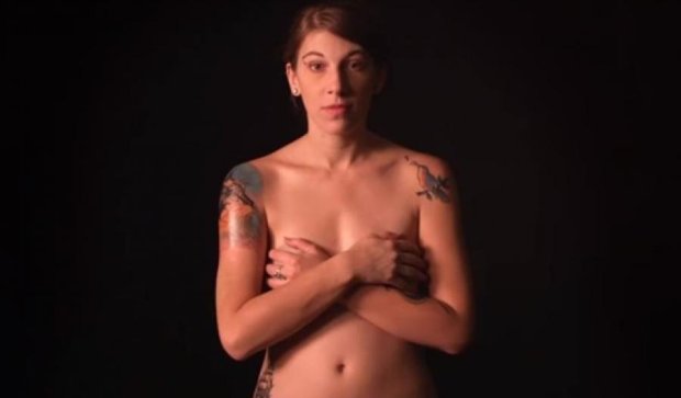 Дівчина зробила 11 татуювань за тиждень заради трьоххвилинного ролика (відео)