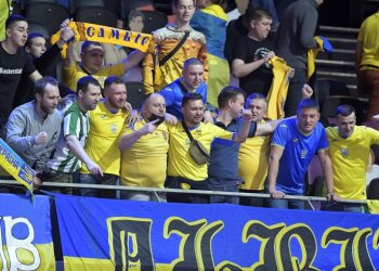 Украинские болельщики на матче полуфинала чемпионата Европы по футзалу