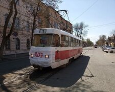 Трамвай, фото з вільних джерел