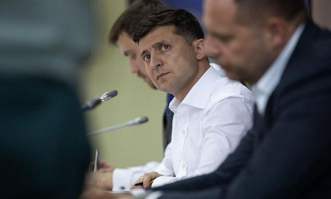 Зеленський влаштував масові чистки в лавах держслужбовців: повний список голів, котрі "полетіли" з посад