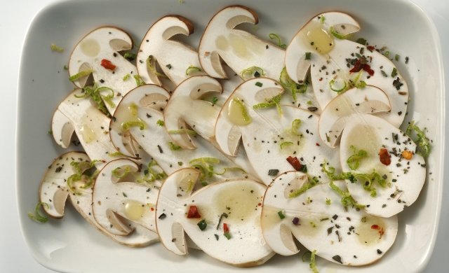Новый год: рецепт карпаччо из шампиньонов