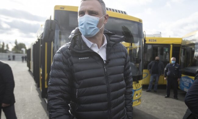 Мер Кличко: Київ отримав 50 нових сучасних автобусів, до кінця року буде ще 150
