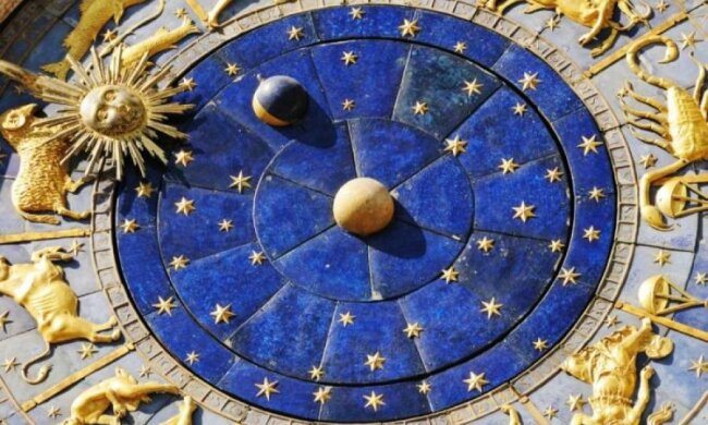 Гороскоп на вторник: Рыбам сегодня лучше сидеть дома