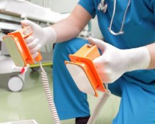 Дівчина потрапила в реанімацію з салону краси 