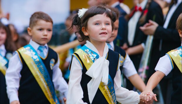 Кароль, Потап и Елена Зеленская показали своих маленьких школьников: "Украина - это мы"