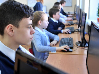 Інформатика у школі. Фото з відкритих джерел