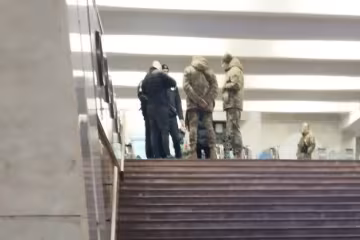 Раздача повесток, фото: Telegram