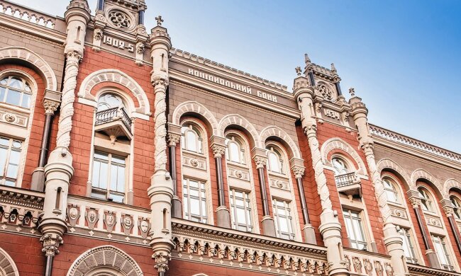 НБУ інтервенції міжбанк долар