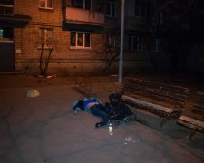 У Києві знайшли труп чоловіка, який загинув за дивних обставин: кадри 18+