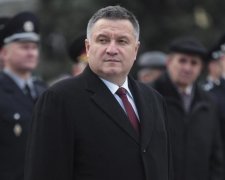 Аваков забирає орлів з-під Ради - набридло "охороняти мотлох"