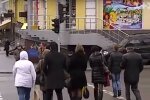 людная улица, Киев, скриншот из видео