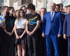 Мільйони за навчання: куди вступили дочка Гройсмана і син Луценка