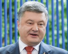Падіння рейтингу Порошенка відбувається швидше за економічне зростання