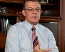 НБУ намеренно обрушил курс гривны - эксперт