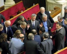 "Тварюки недобиті!" Посіпаки Януковича влаштували шабаш у Раді