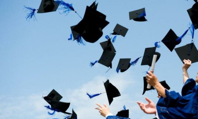 Купить диплом в Украине проще, чем буханку хлеба: фото 