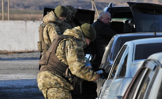 Украинские пограничники без очереди пропустили авто переполненное героином: галопом в Европу