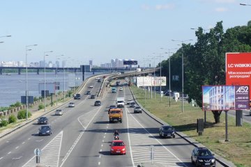 Нервы киевлян испортят километровыми пробками: куда лучше не соваться