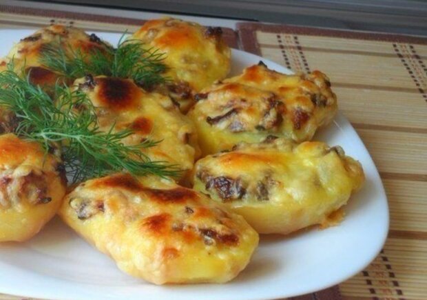 Запеченная картошка с грибами, фото: instagram.com/savory_tasty