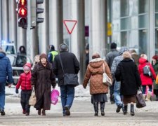 Инкассаторская машина сбила пешехода прямо "на зебре"
