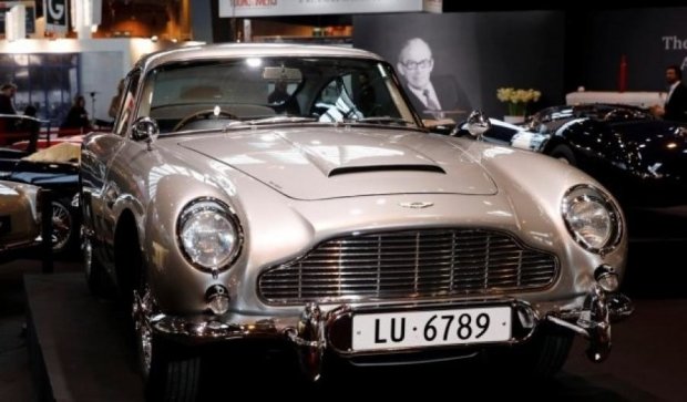 В Париже показали коллекцию редких ретро авто (фото)