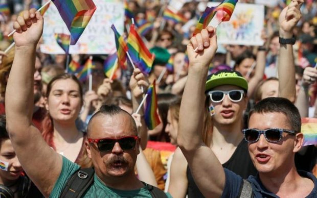 Геть забрехалися: РосЗМІ вигадали бездарний фейк про марш ЛГБТ в Києві