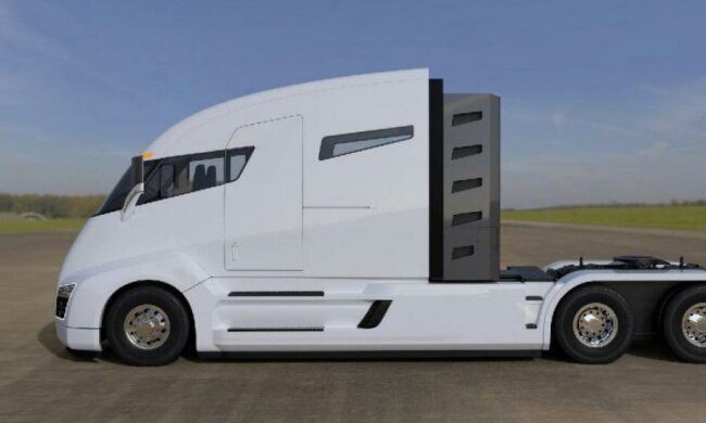 Користувачі розповіли, що під капотом у новинки Tesla