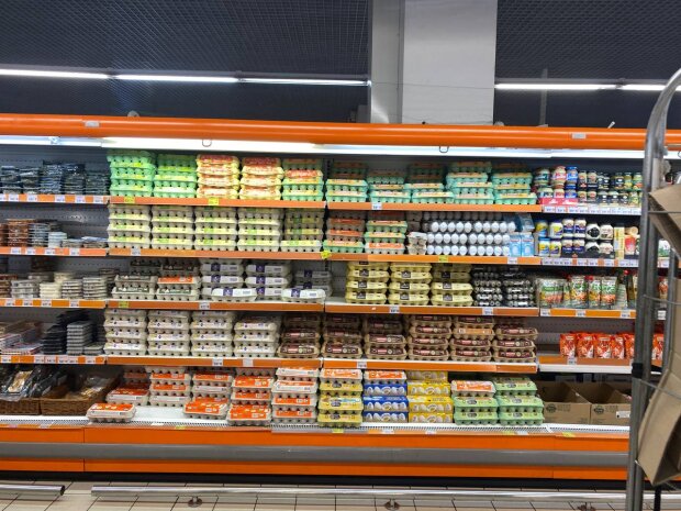 Яйца, супермаркет, фото: Знай.ua