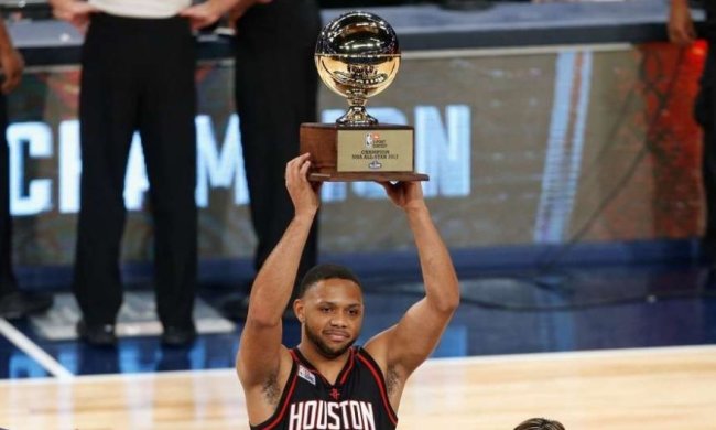 Эрик Гордон победил в конкурсе трехочковых НБА