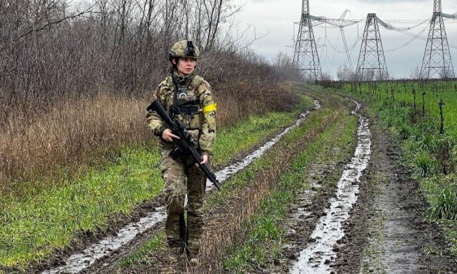 Военная с положительным "Кудрявым". Фото Вечерний Киев