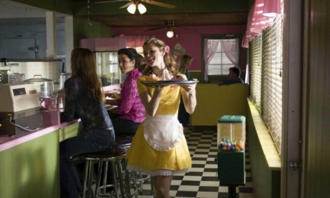 Джекі Чан у спідниці: безстрашна офіціантка дала прочухана збоченцю