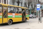 Автобус, кадр з репортажу каналу 402: Facebook