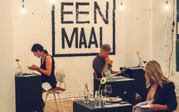 Ресторан для мизантропов появился в Амстердаме