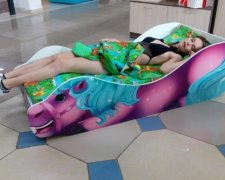 Воспитательницу детского сада уволили за откровенное фото