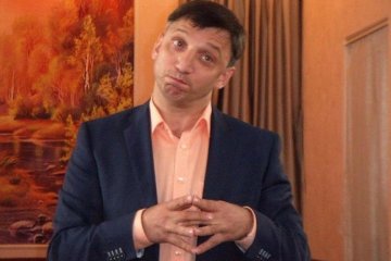 Доктор Пи объедается сладостями и планирует вернуться на телевидение