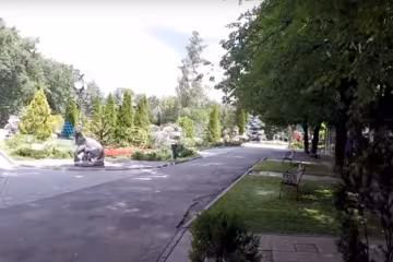 парк, скріншот з відео