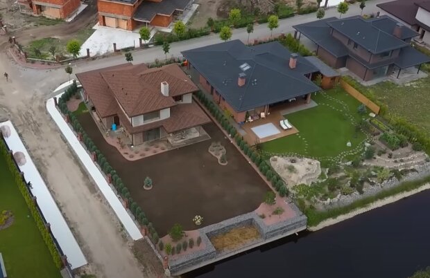 Будинок за 18 млн гривень / фото: знімок екрану Youtube