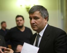 Одного звільнення мало: соцмережі обговорюють рішення Авакова